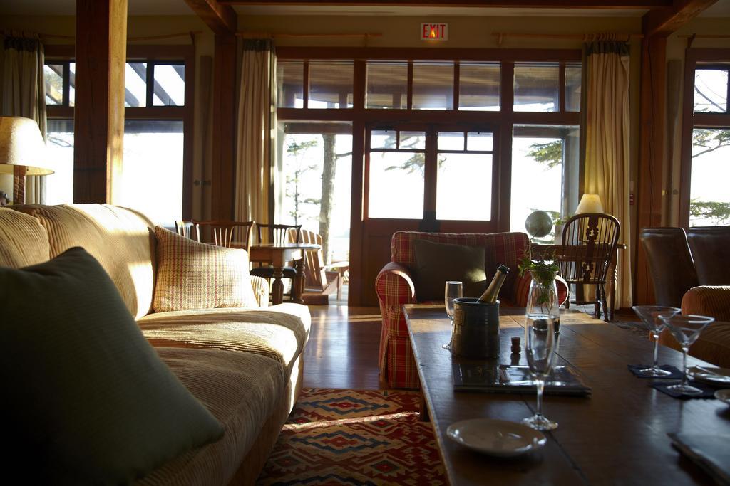 Middle Beach Lodge トフィーノ エクステリア 写真