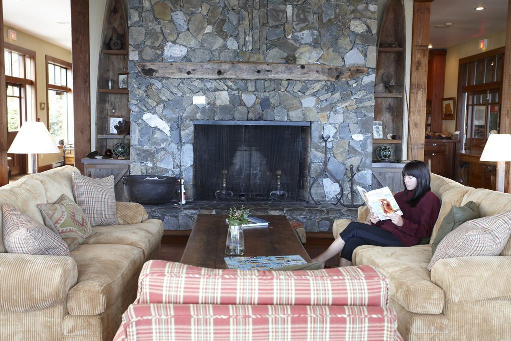 Middle Beach Lodge トフィーノ エクステリア 写真